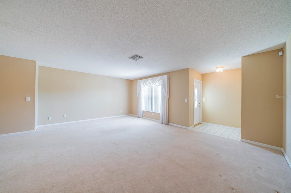 806 Bluewater Dr, Ruskin FL  33573-6277 exterior