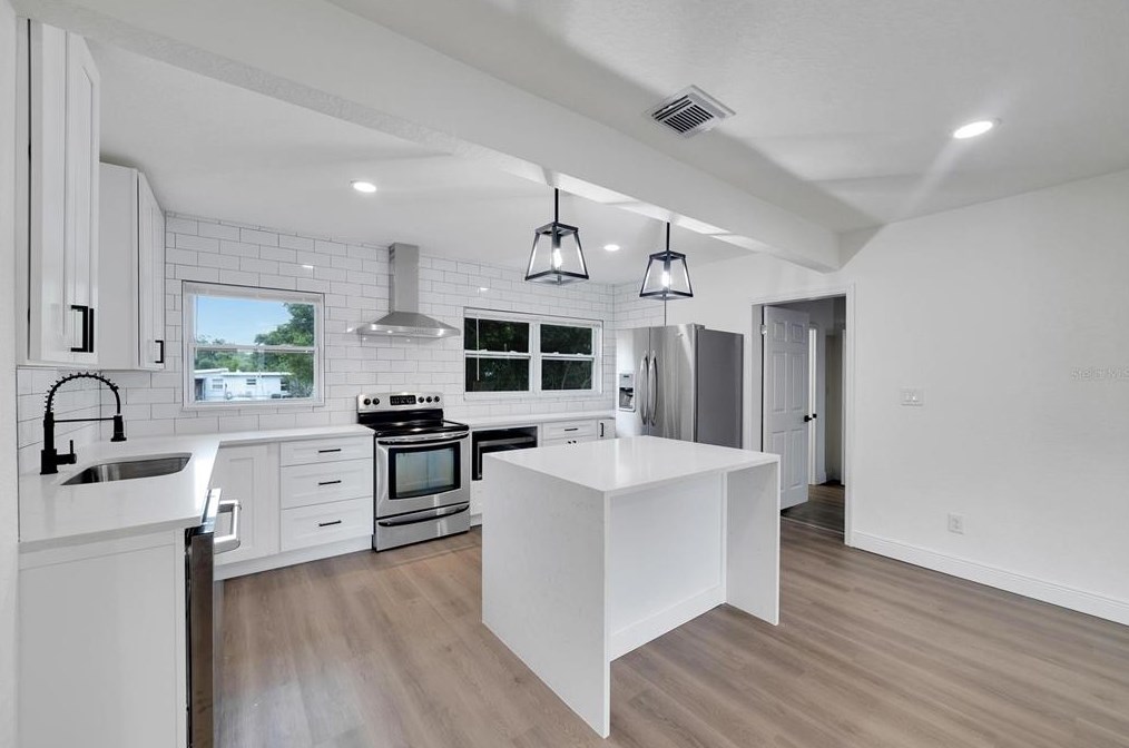 8719 Larkhall Pl, Tampa FL 33604-2310 exterior