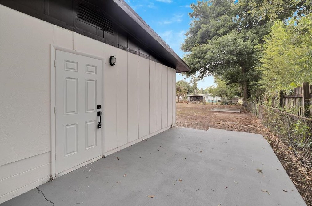 8719 Larkhall Pl, Tampa FL 33604-2310 exterior