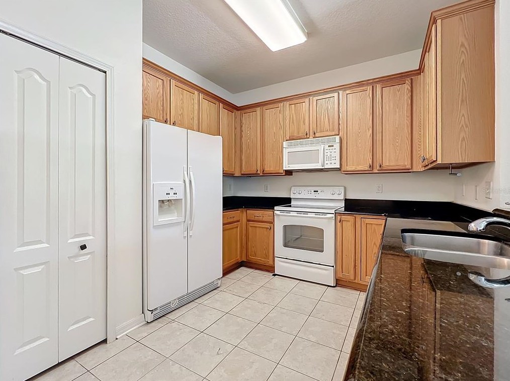 9308 Stone River Pl, Riverview FL  33578-5426 exterior