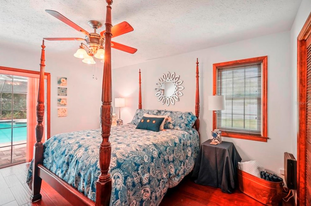 315 Manatee Dr, Ruskin FL  33570-5630 exterior