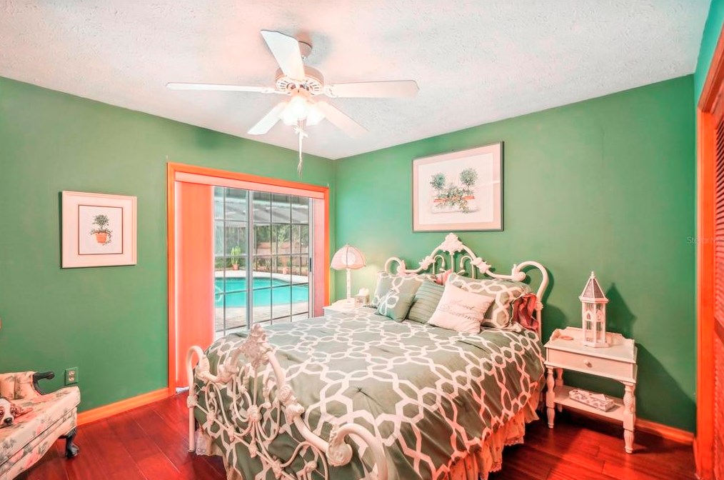 315 Manatee Dr, Ruskin FL  33570-5630 exterior