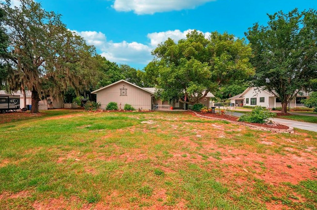 315 Manatee Dr, Ruskin FL  33570-5630 exterior