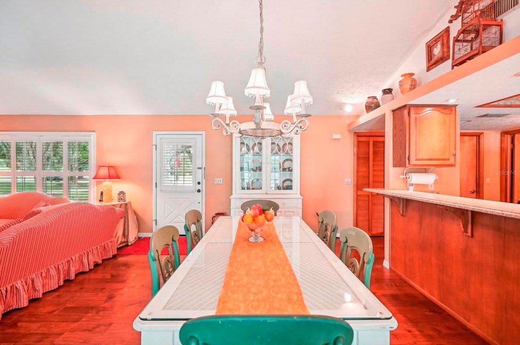 315 Manatee Dr, Ruskin FL  33570-5630 exterior