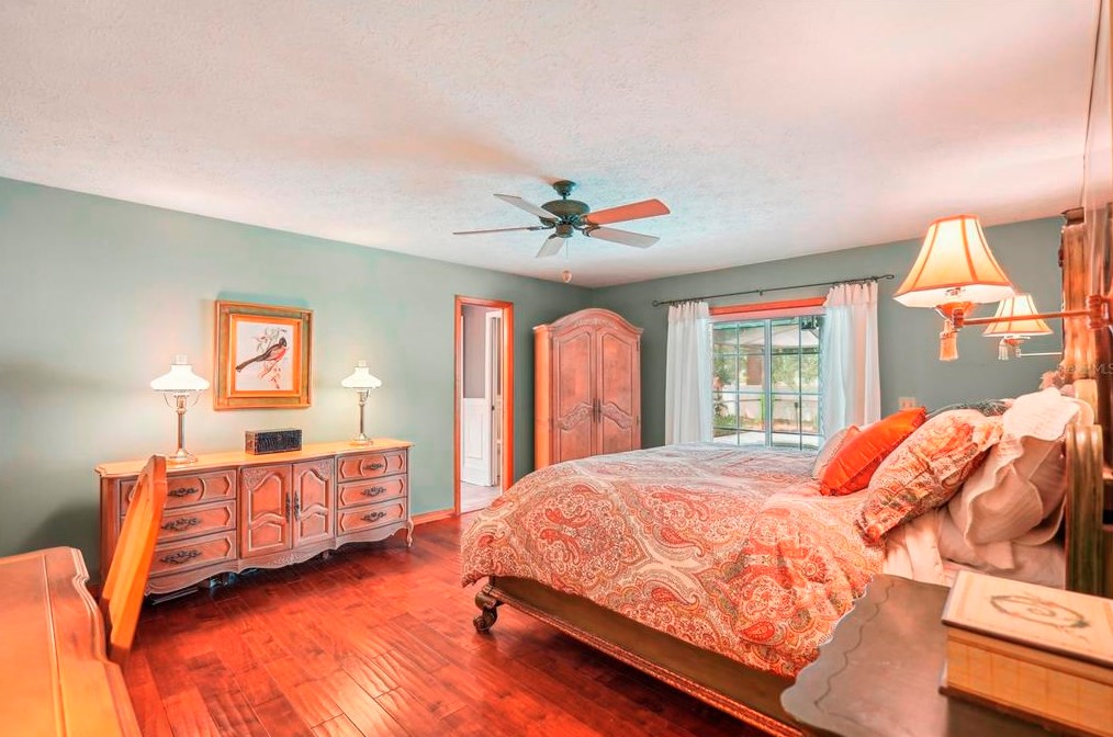 315 Manatee Dr, Ruskin FL  33570-5630 exterior