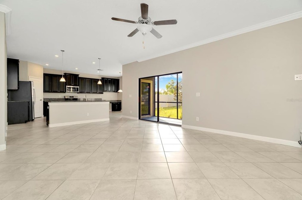 9910 Smarty Jones Dr, Ruskin FL  33573-6718 exterior