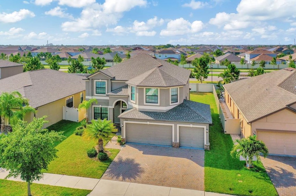 9910 Smarty Jones Dr, Ruskin FL  33573-6718 exterior