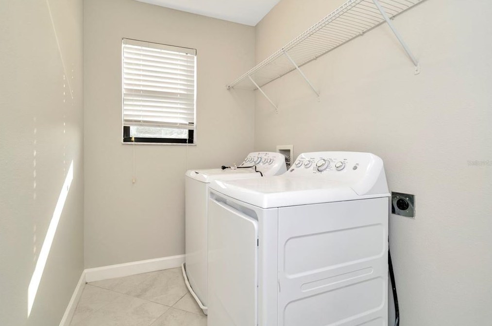 9910 Smarty Jones Dr, Ruskin FL  33573-6718 exterior