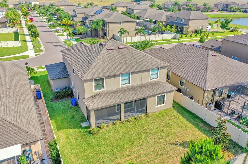 9910 Smarty Jones Dr, Ruskin FL  33573-6718 exterior