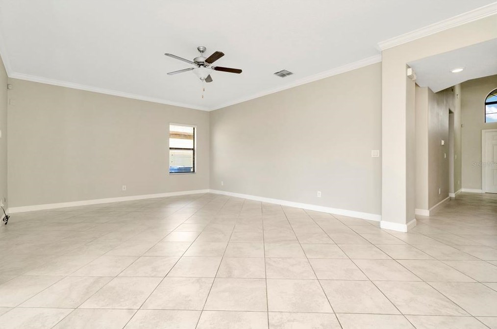 9910 Smarty Jones Dr, Ruskin FL  33573-6718 exterior