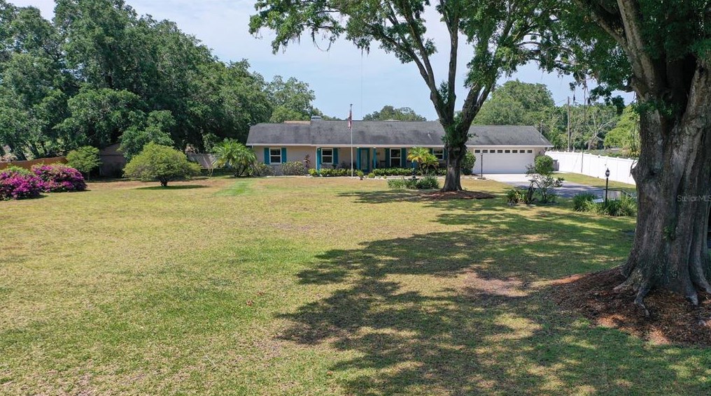 1950 Clement Rd, Lutz FL  33549-5557 exterior