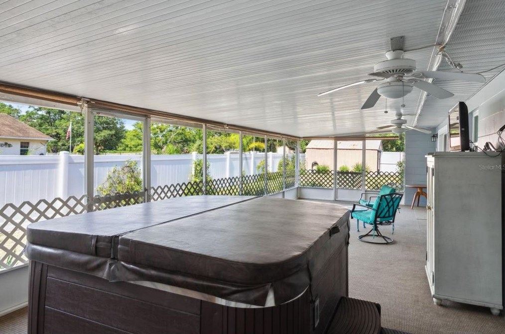 1950 Clement Rd, Lutz FL  33549-5557 exterior