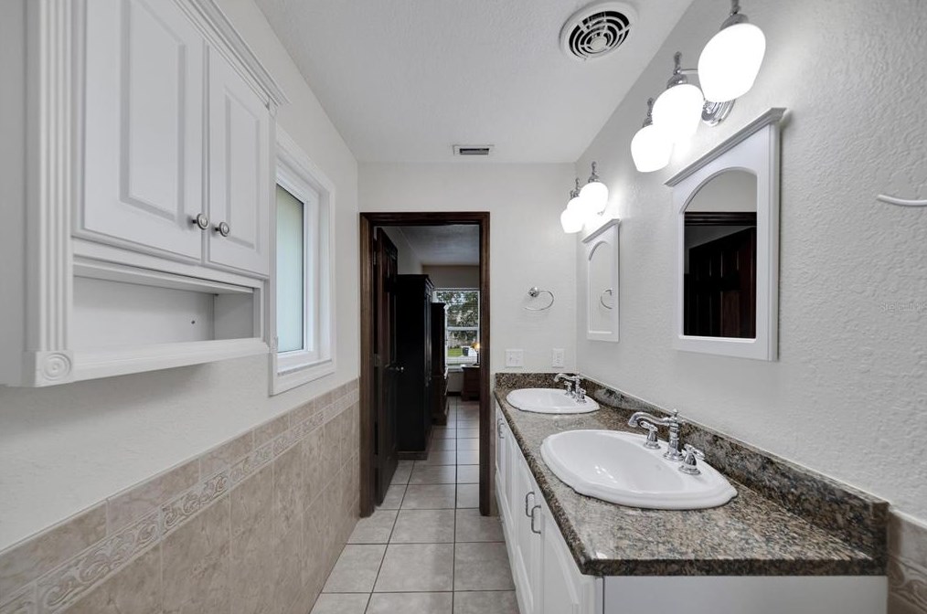 11301 Donneymoor Dr, Riverview FL  33569-9118 exterior