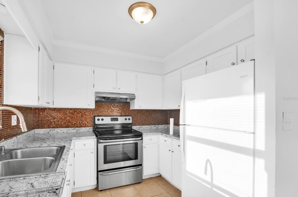 3215 Deerfield Dr, Tampa FL 33619-6526 exterior