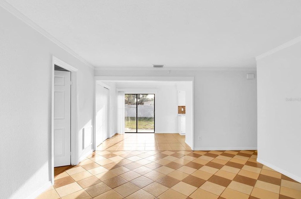 3215 Deerfield Dr, Tampa FL 33619-6526 exterior