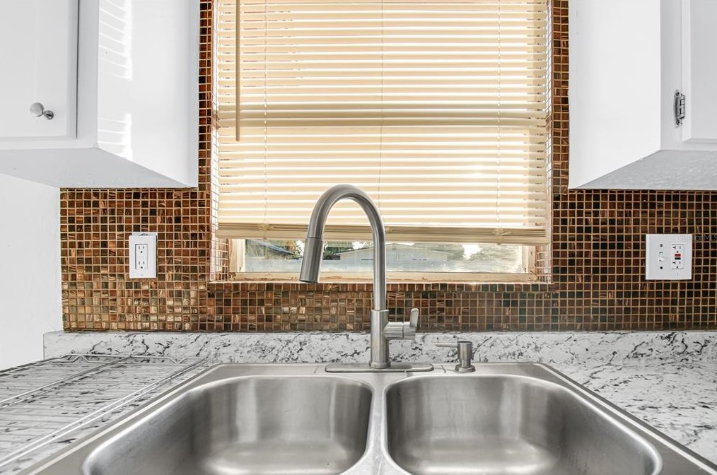 3215 Deerfield Dr, Tampa FL 33619-6526 exterior