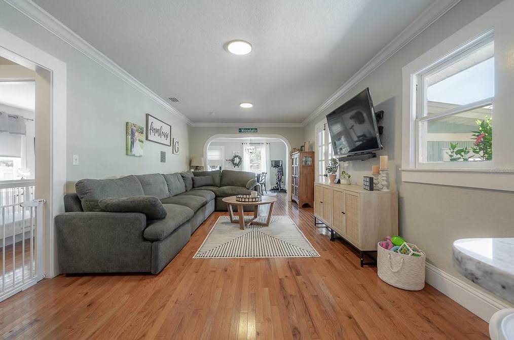 304 Minnehaha St, Tampa FL 33604-5737 exterior