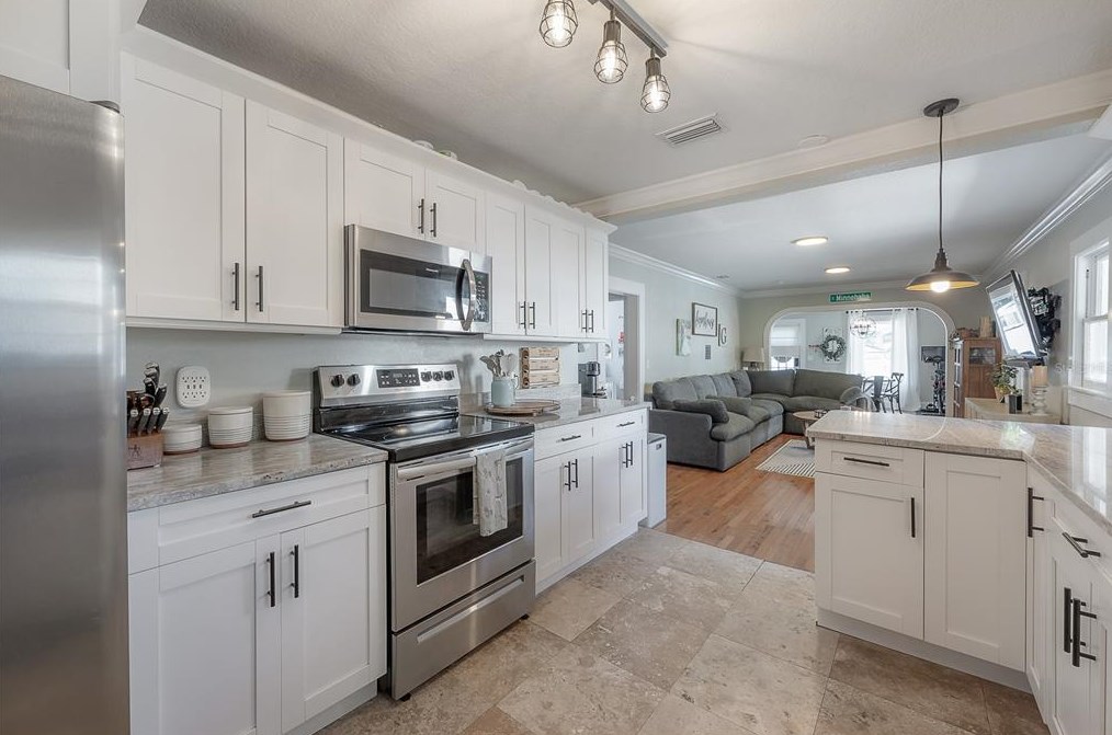 304 Minnehaha St, Tampa FL 33604-5737 exterior