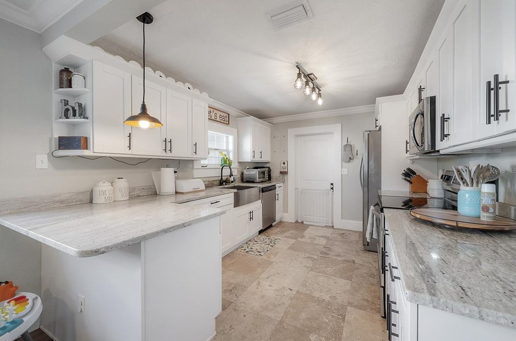 304 Minnehaha St, Tampa FL 33604-5737 exterior