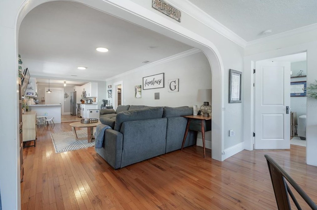 304 Minnehaha St, Tampa FL 33604-5737 exterior