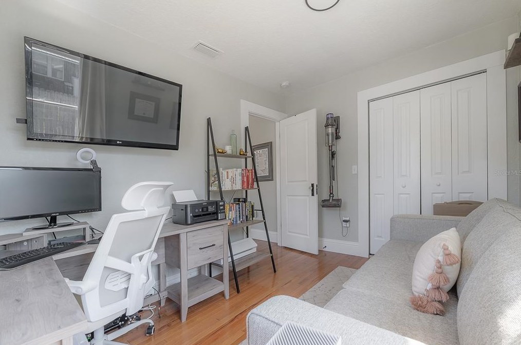 304 Minnehaha St, Tampa FL 33604-5737 exterior