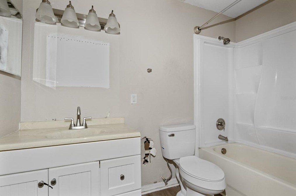 10017 11 St, Tampa FL 33604-7834 exterior