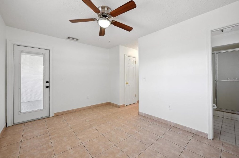 557 Flame Tree Dr, Ruskin FL  33572-2515 exterior