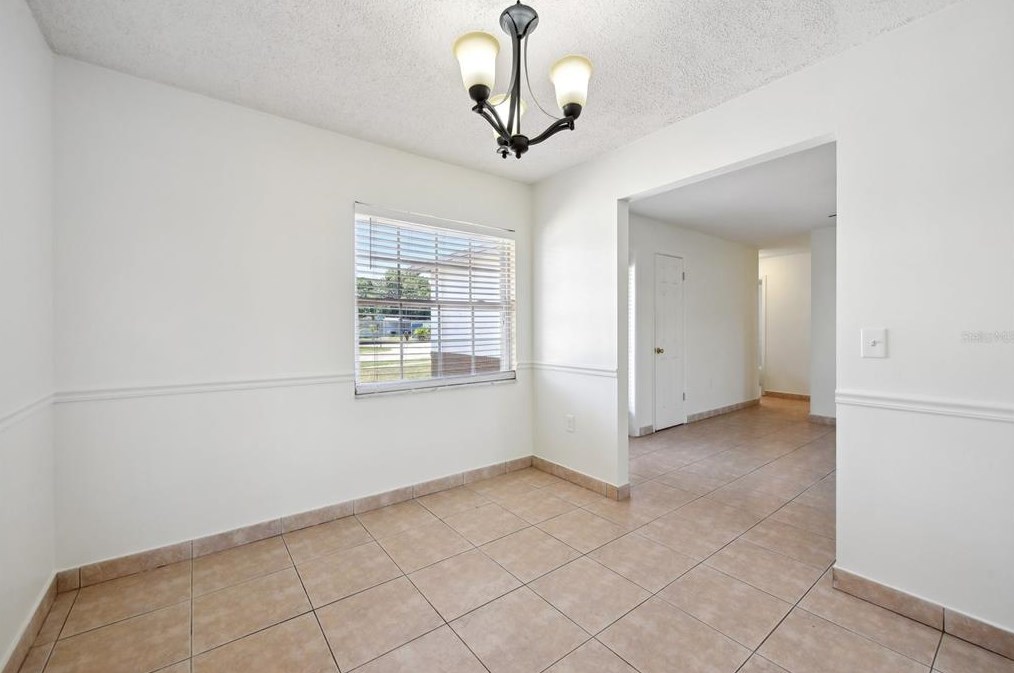 557 Flame Tree Dr, Ruskin FL  33572-2515 exterior