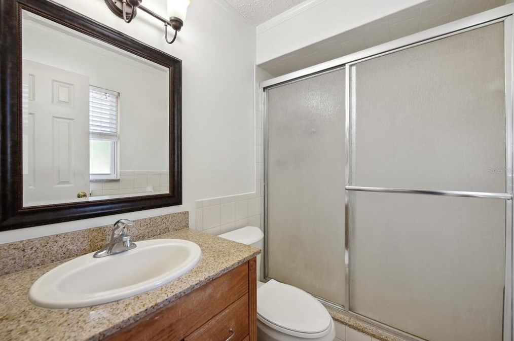 557 Flame Tree Dr, Ruskin FL  33572-2515 exterior