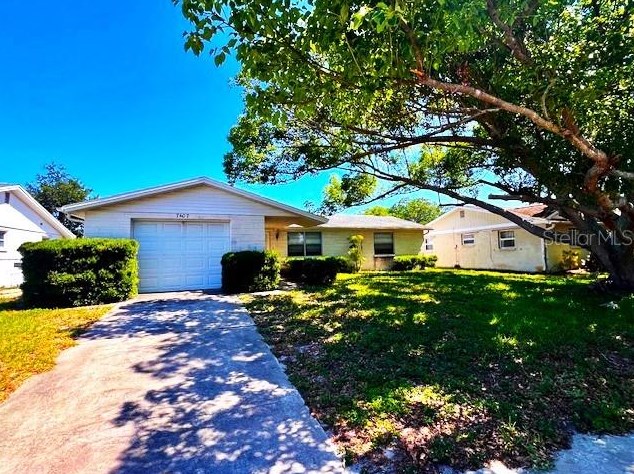 7407 Sandalwood Dr, Port Richey FL  34668-5749 exterior