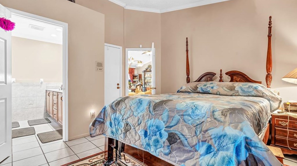 5918 Taywood Dr, Tampa FL 33624-7023 exterior