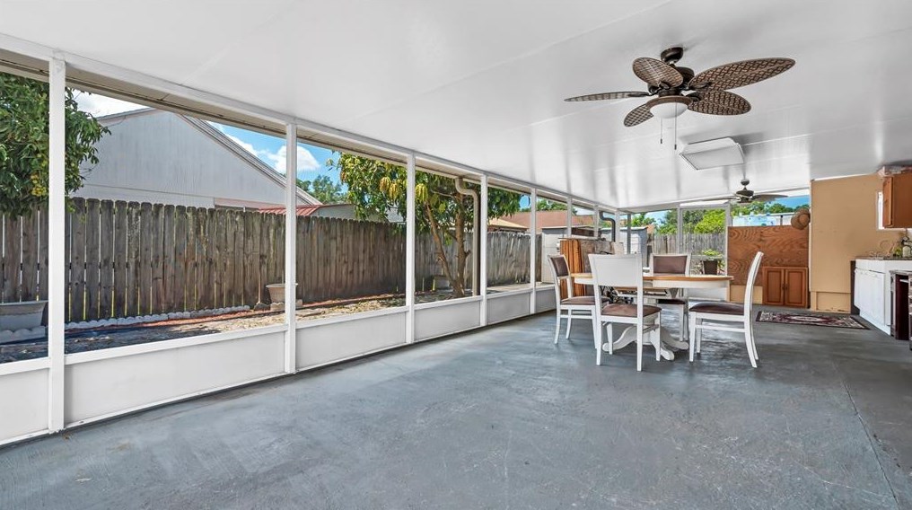 5918 Taywood Dr, Tampa FL 33624-7023 exterior