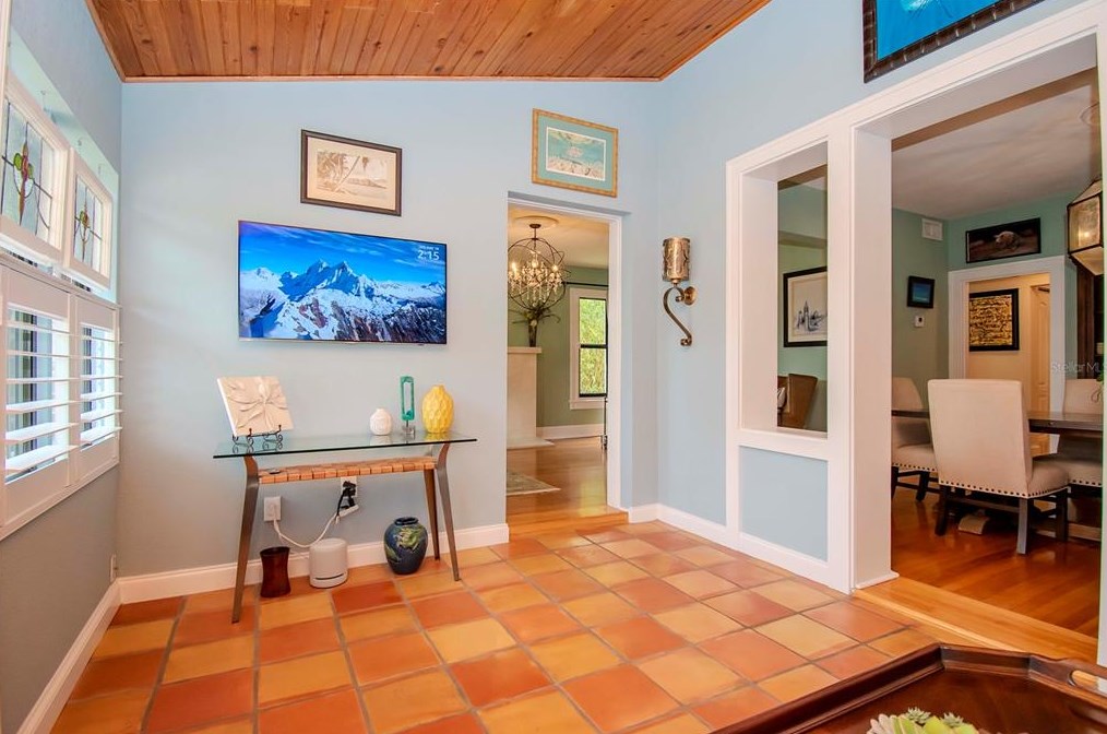 3713 Cleveland St, Tampa FL 33609-2713 exterior