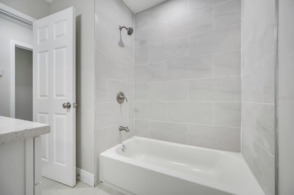 10410 22 St, Tampa FL 33612-6012 exterior