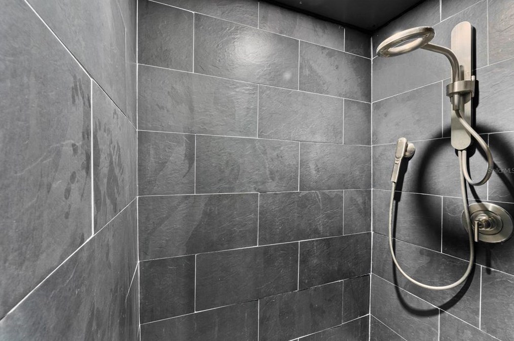 416 Berwick Ave, Tampa FL 33617-7810 exterior