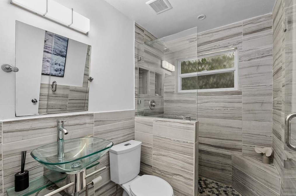 416 Berwick Ave, Tampa FL 33617-7810 exterior