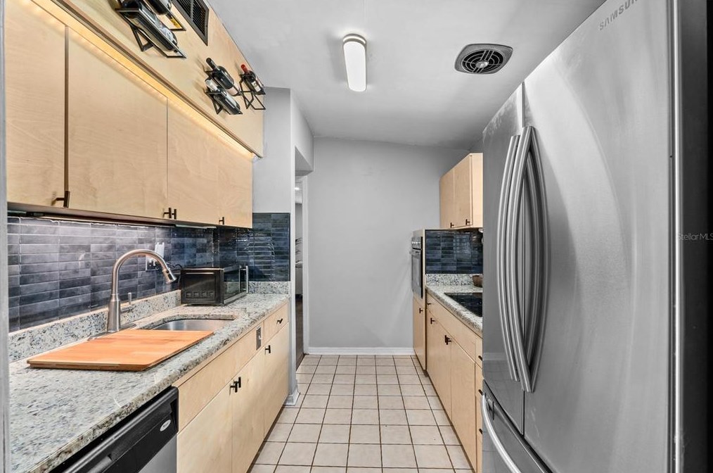 416 Berwick Ave, Tampa FL 33617-7810 exterior