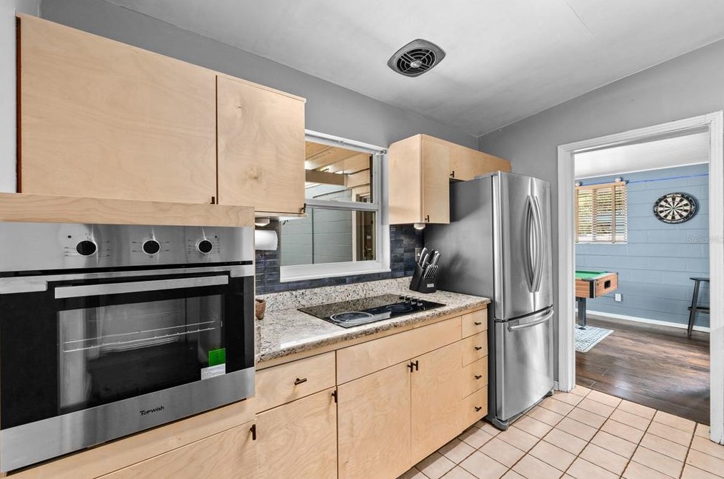 416 Berwick Ave, Tampa FL 33617-7810 exterior