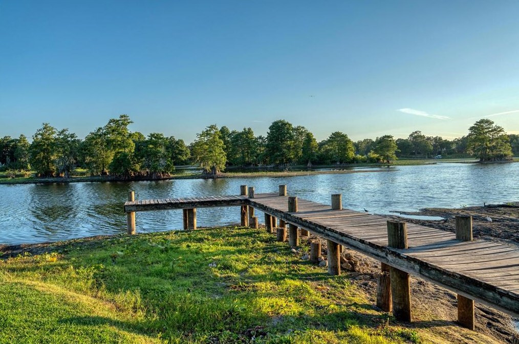 416 Berwick Ave, Tampa FL 33617-7810 exterior