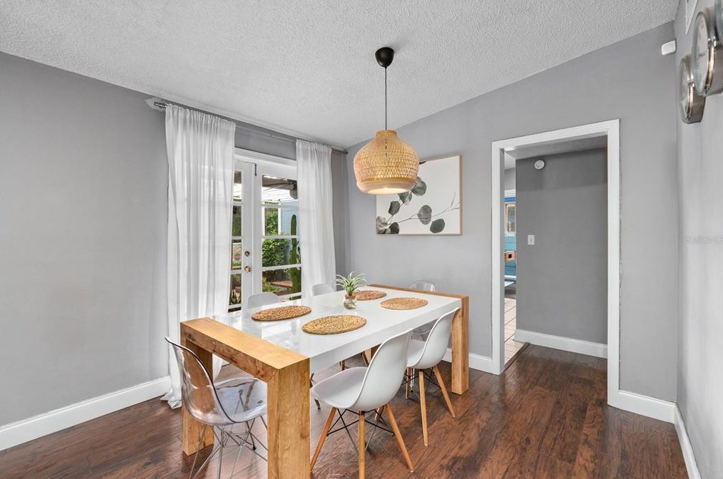 416 Berwick Ave, Tampa FL 33617-7810 exterior