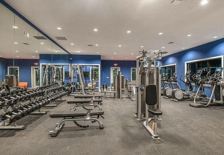 6903 Old Benton Dr, Ruskin FL  33572-1765 exterior