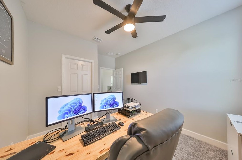 6903 Old Benton Dr, Ruskin FL  33572-1765 exterior
