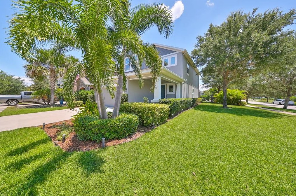 6903 Old Benton Dr, Ruskin FL  33572-1765 exterior