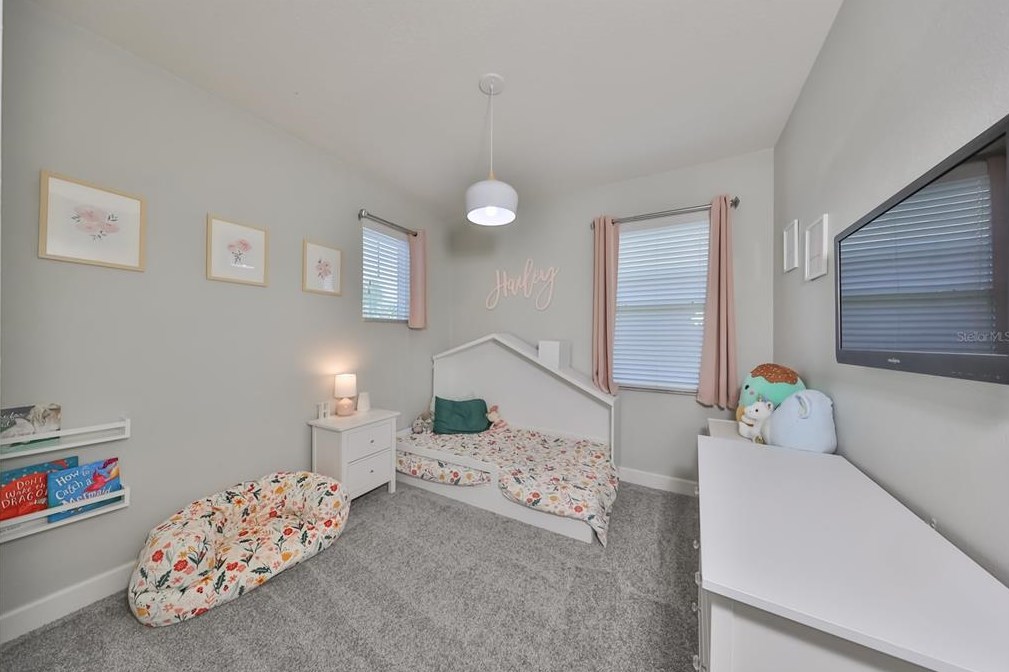 6903 Old Benton Dr, Ruskin FL  33572-1765 exterior