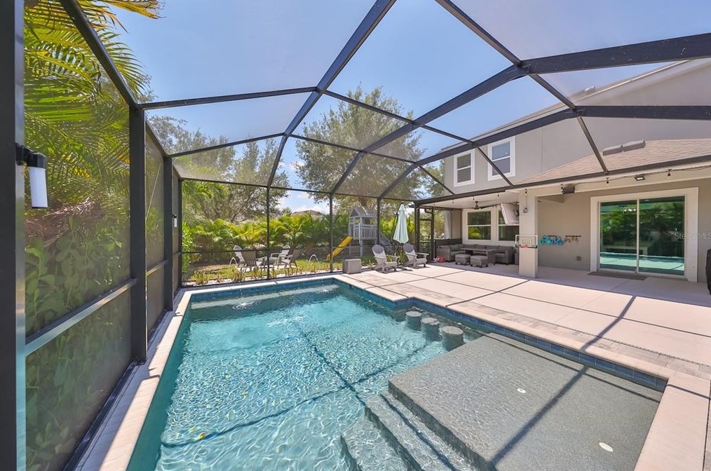 6903 Old Benton Dr, Ruskin FL  33572-1763 exterior