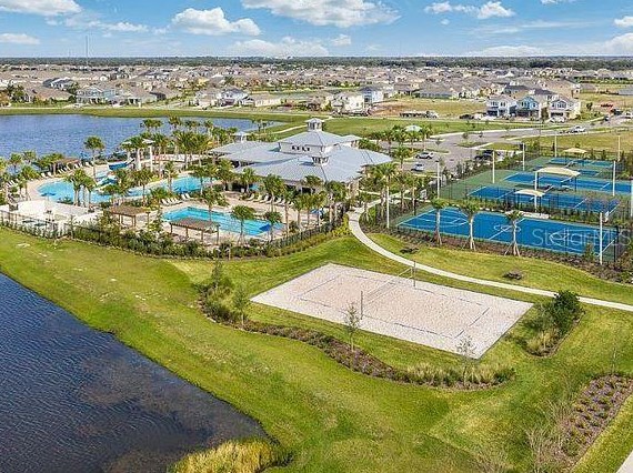 6903 Old Benton Dr, Ruskin FL  33572-1765 exterior
