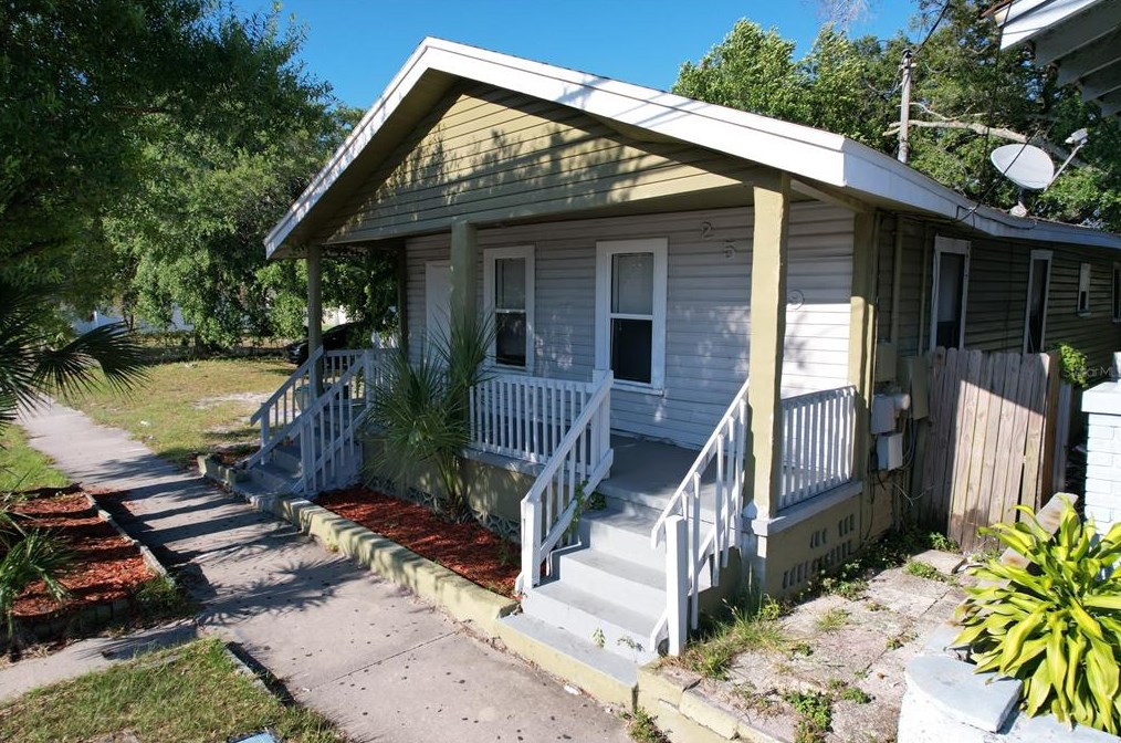 2509 Albany Ave, Tampa FL  33607-3021 exterior