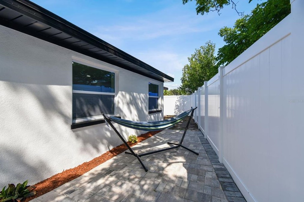 10306 117 Dr, Largo FL  exterior