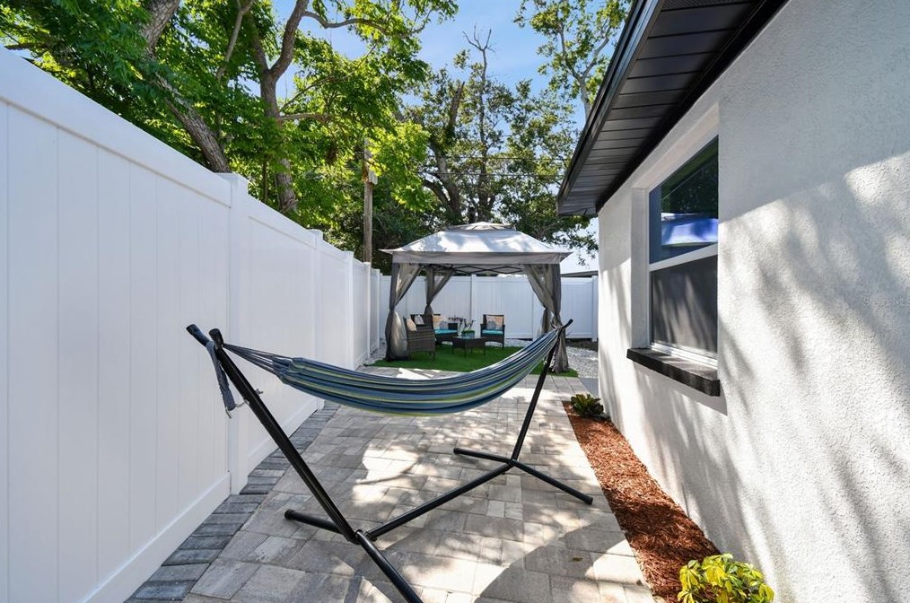 10306 117 Dr, Largo FL  exterior