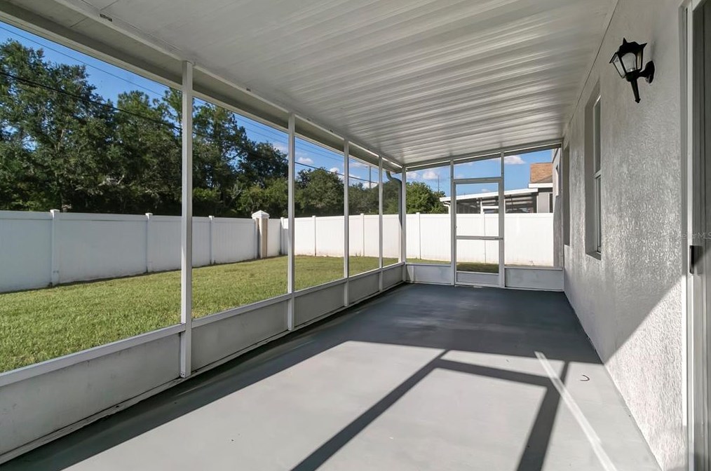 3128 Azalea Blossom Dr, Plant City FL  33567-2105 exterior